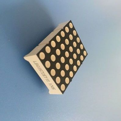 İyi bir fiyat. Satır Anod Sütun Katod Süper Parlak Kırmızı DOT Matrix LED Ekranı çevrimiçi