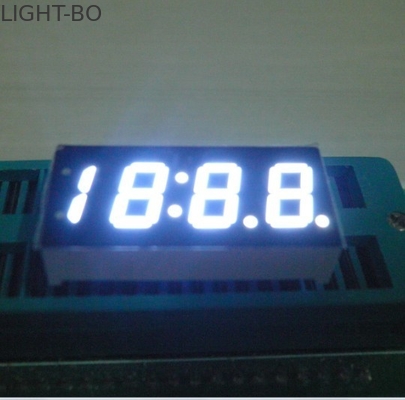 Beyaz parlak 4 basamaklı sayısal 7 Segment LED için araba saat göstergesi görüntülenir.