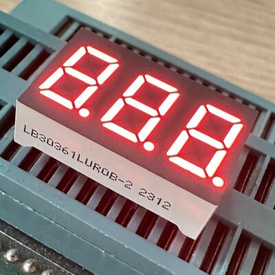 İyi bir fiyat. Ultra Parlak Kırmızı Üç Değer 9.2mm 7 Segment LED Ekran Araç Paneli için Ortak Katot çevrimiçi